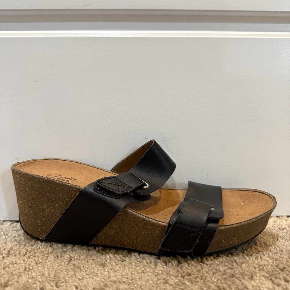 Clarks Sandals Womens Size 8.5 Black Leather Slide Wedge Auriel Till Comfort